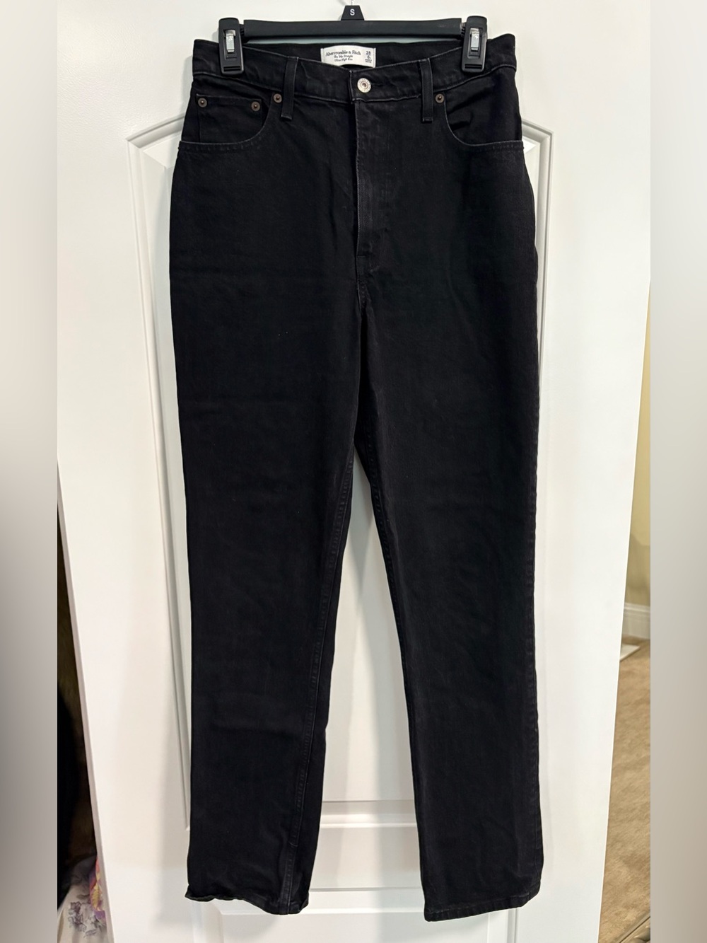 Abercrombie & Fitch Curve Love Black Ultra High-Rise 90s Straight Jeans